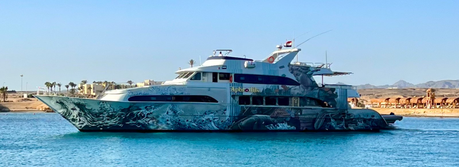 M/Y Aphrodite with hand-painted hull